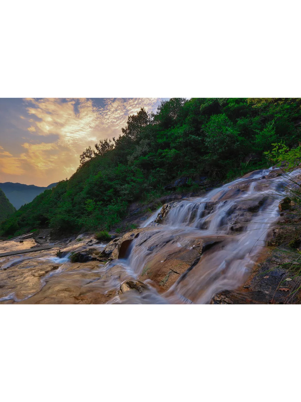 "uetdhsonhbzw">常山县七彩飞龙涧景区是衢州市常山县的aaa级旅游景区