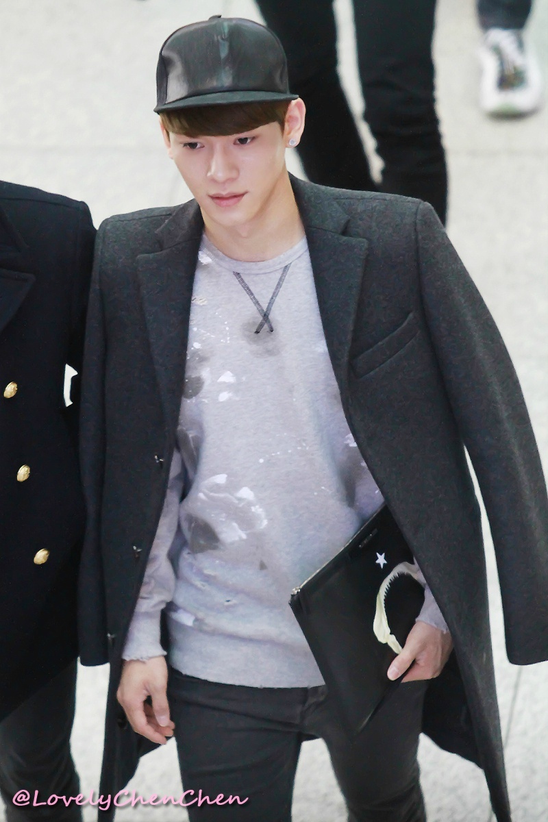 p>金钟大,艺名chen,1992年9月21日出生于韩国京畿道始兴市,韩国男歌手