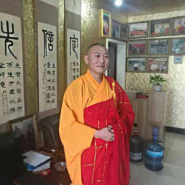  p data-id="gnwrp5fapq">释延明法师,男,1978