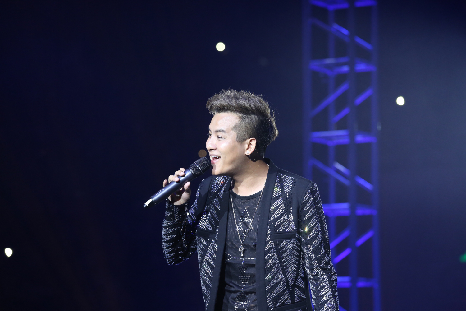  p data-id="gnrpwpf5as">李菓(trevor),1989年10月20日出生于贵州省