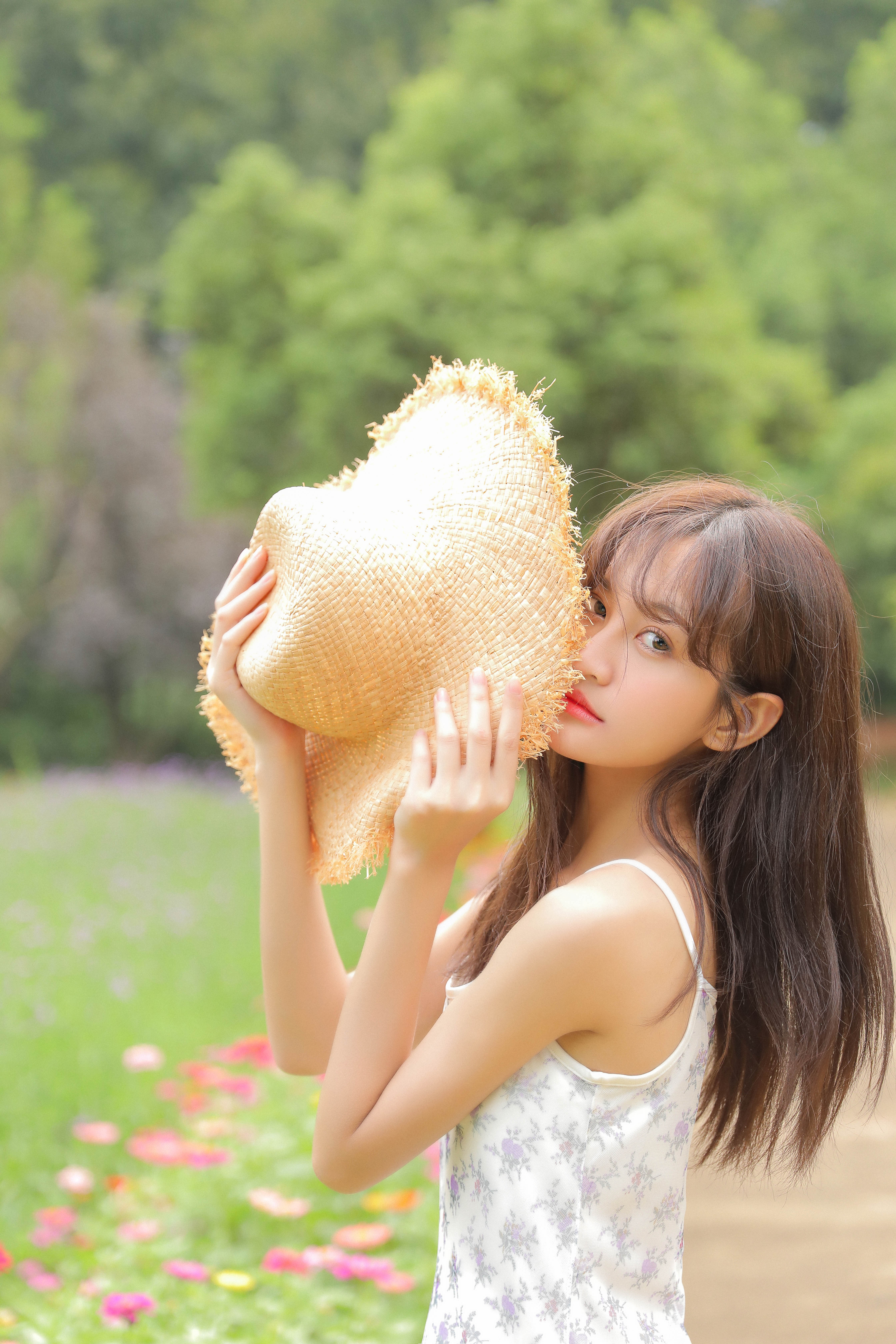 data-id="gns0j6eed5">张昕,1995年10月19日出生于中国广东,歌手,演员