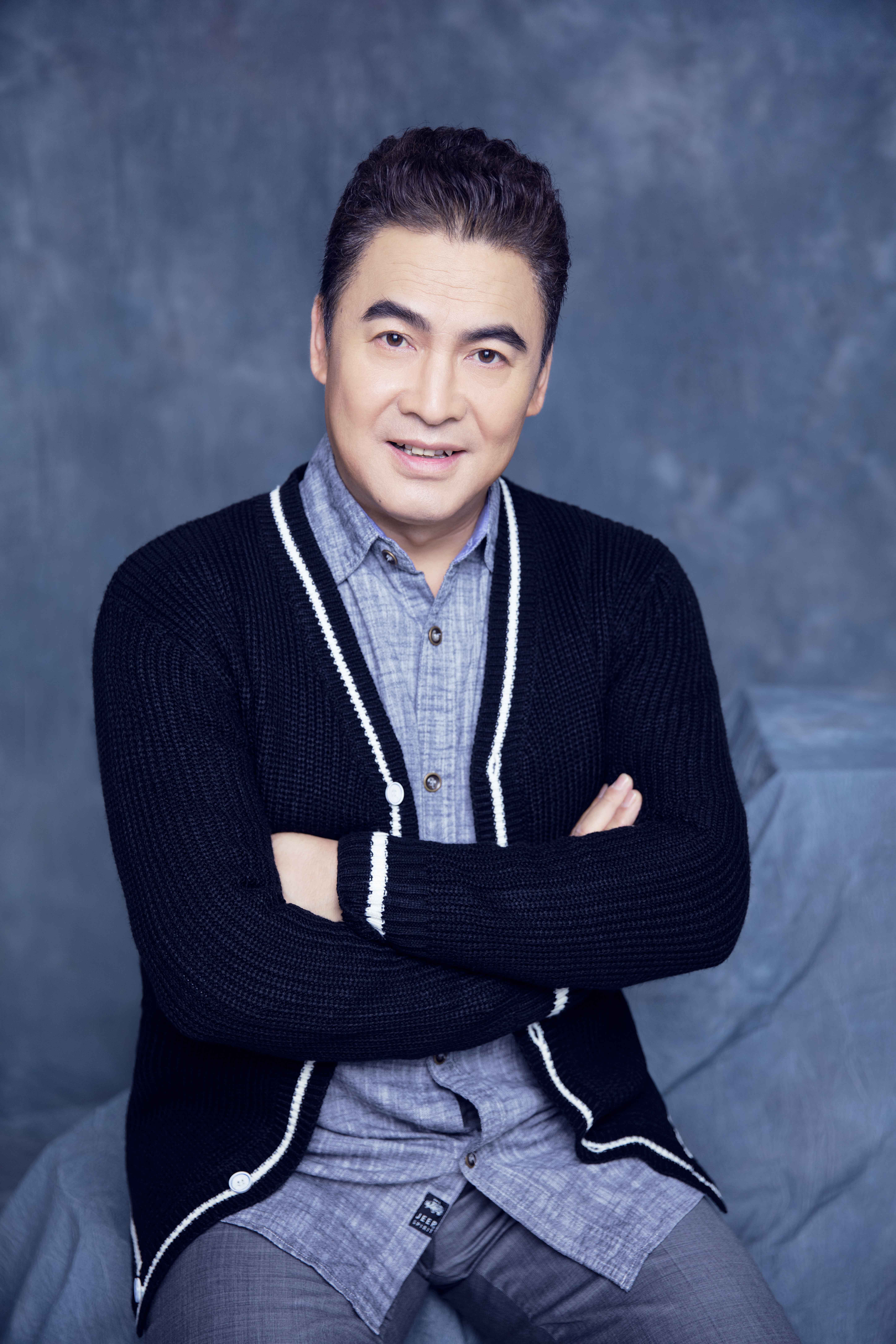 "gnt1nzefwh">施大生,1965年5月23日出生于河北省,中国内地影视男演员