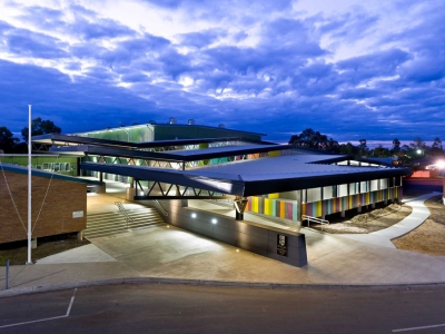  p>南十字星大学(southern cross university),原名"利斯莫尔师范学院