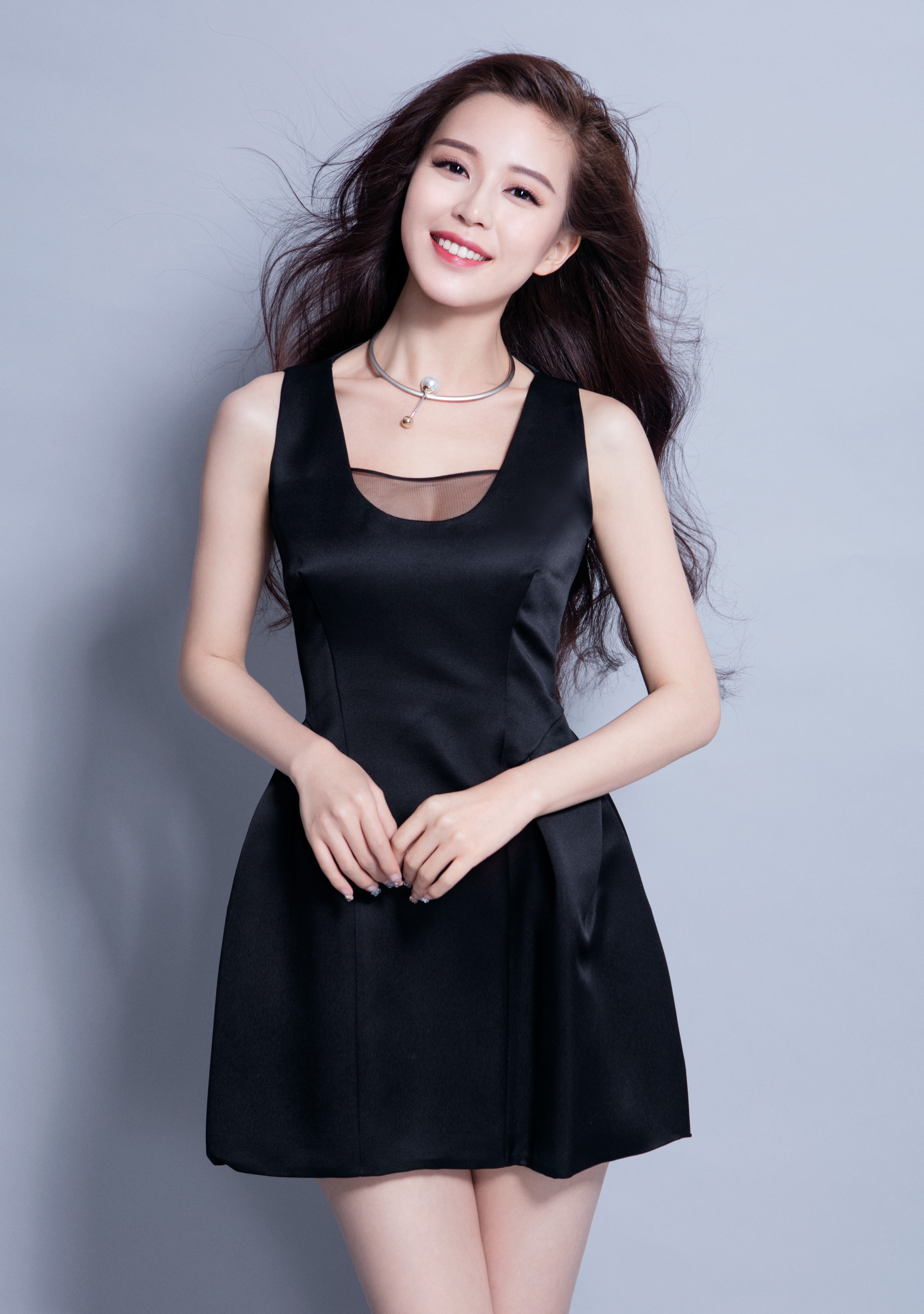  p>温心 i>(原名温健婷) /i>,1991年5月11日出生于广东省深圳市,中国