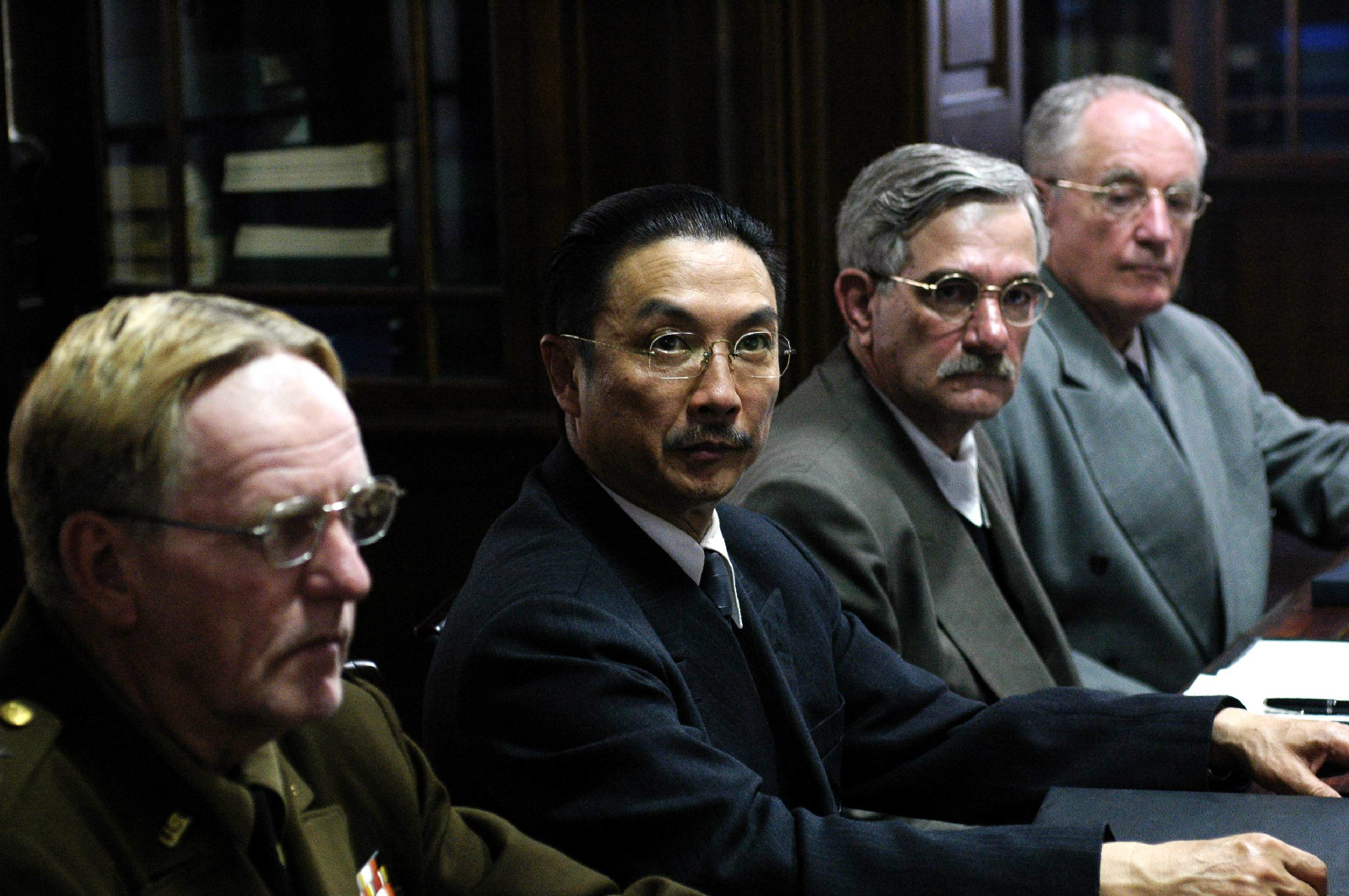  p>《东京审判》是由 a target="_blank" href="/item/高群书/9084770