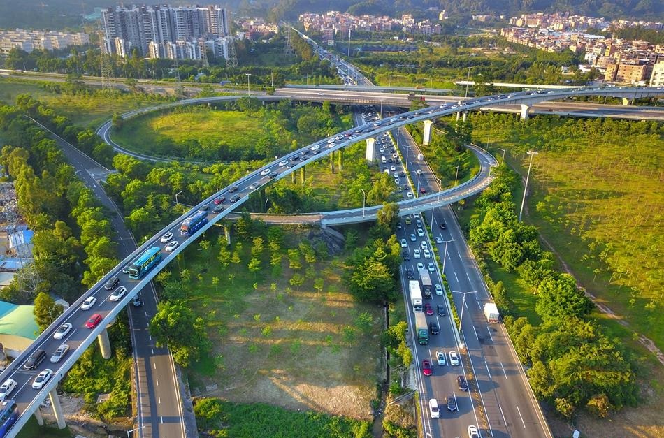  p>华南快速路,简称华南快速,原称华南快速干线,是中国广东省广州市