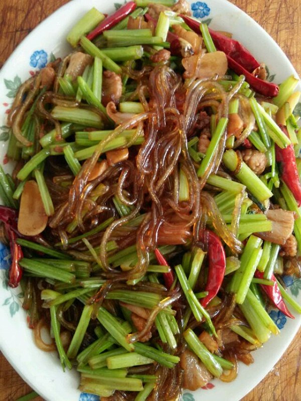 芹菜炒水晶粉