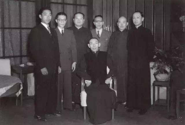 杜月笙作为一个旧社会上海滩的黑老大，为何受到现代人推崇？_百科TA说