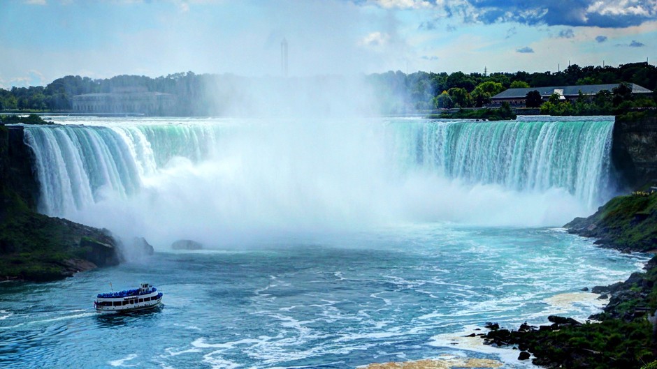  p>尼亚加拉瀑布(niagara falls)位于 a target="_blank" href="/item
