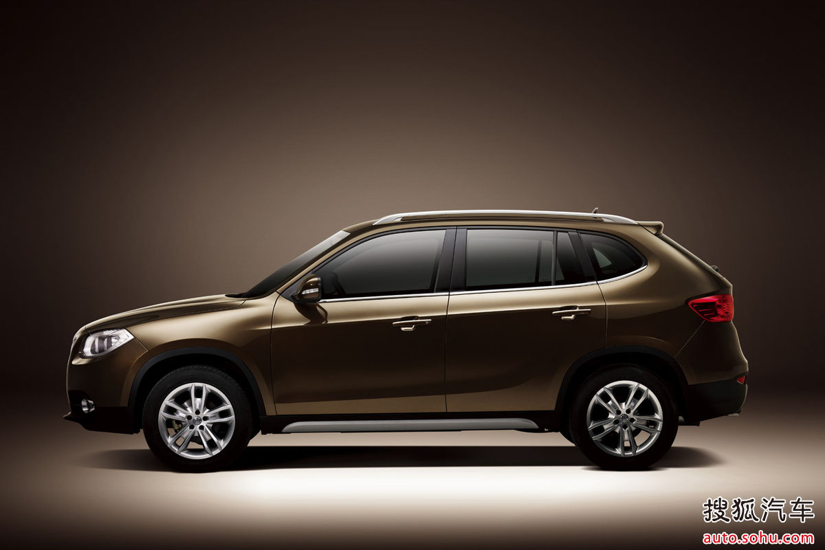  p>中华v5是中华汽车推出的首款suv车型,车头线条圆润,前保险杠非常