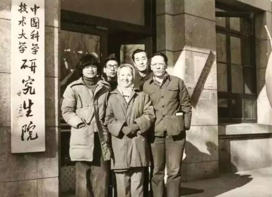 那天凌晨，听到你去世的消息_百科TA说