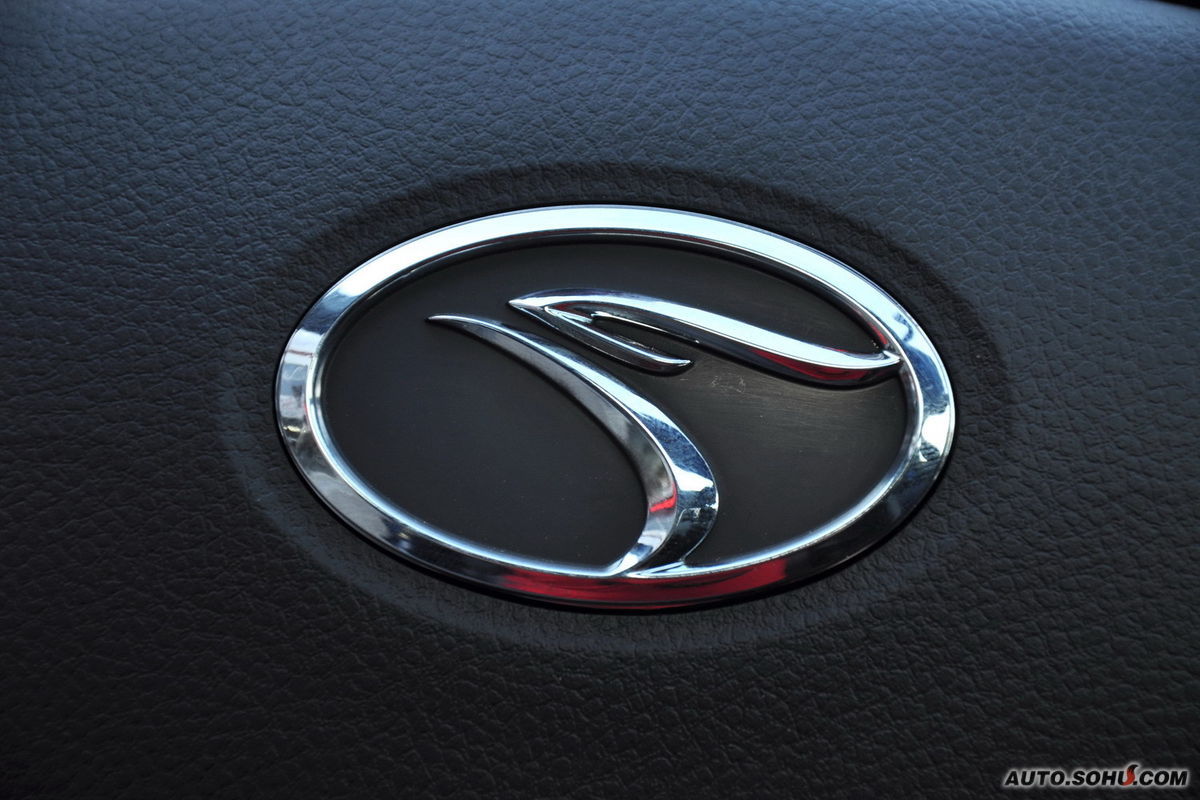  p>v3菱悦是 a target="_blank" href="/item/东南汽车/2830747" data