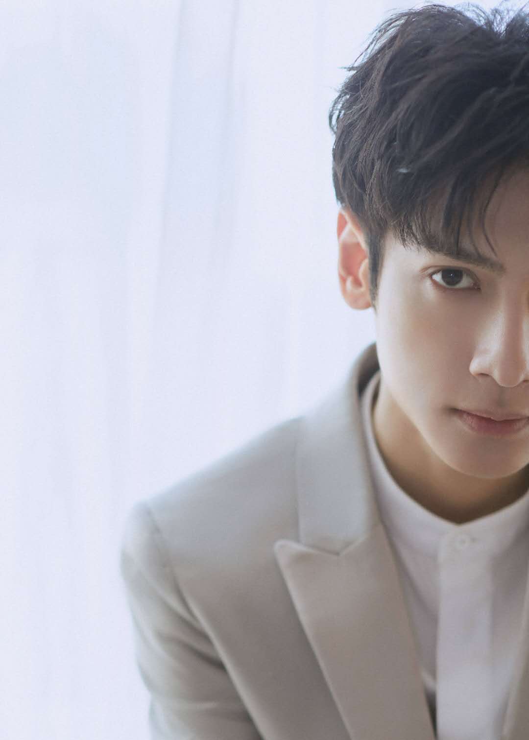  p>罗云熙(leo),1988年7月28日出生于四川省成都市,中国内地男歌手