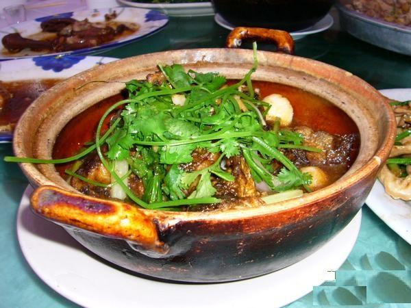 桂圆枸杞煲猫肉