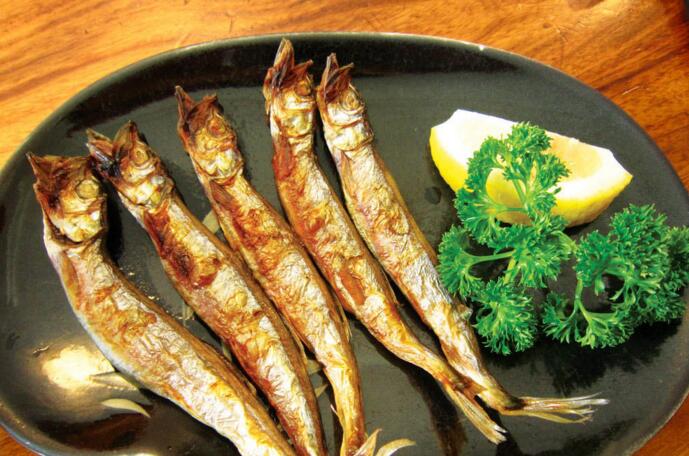  p>胡瓜鱼(学名: i>osmerus mordax&nbsp;(mitchill) /i>),为 a