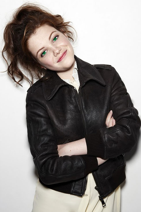  p>乔基·亨莉 i>(georgie henley)  /i>,1995年7月9日出生于英国