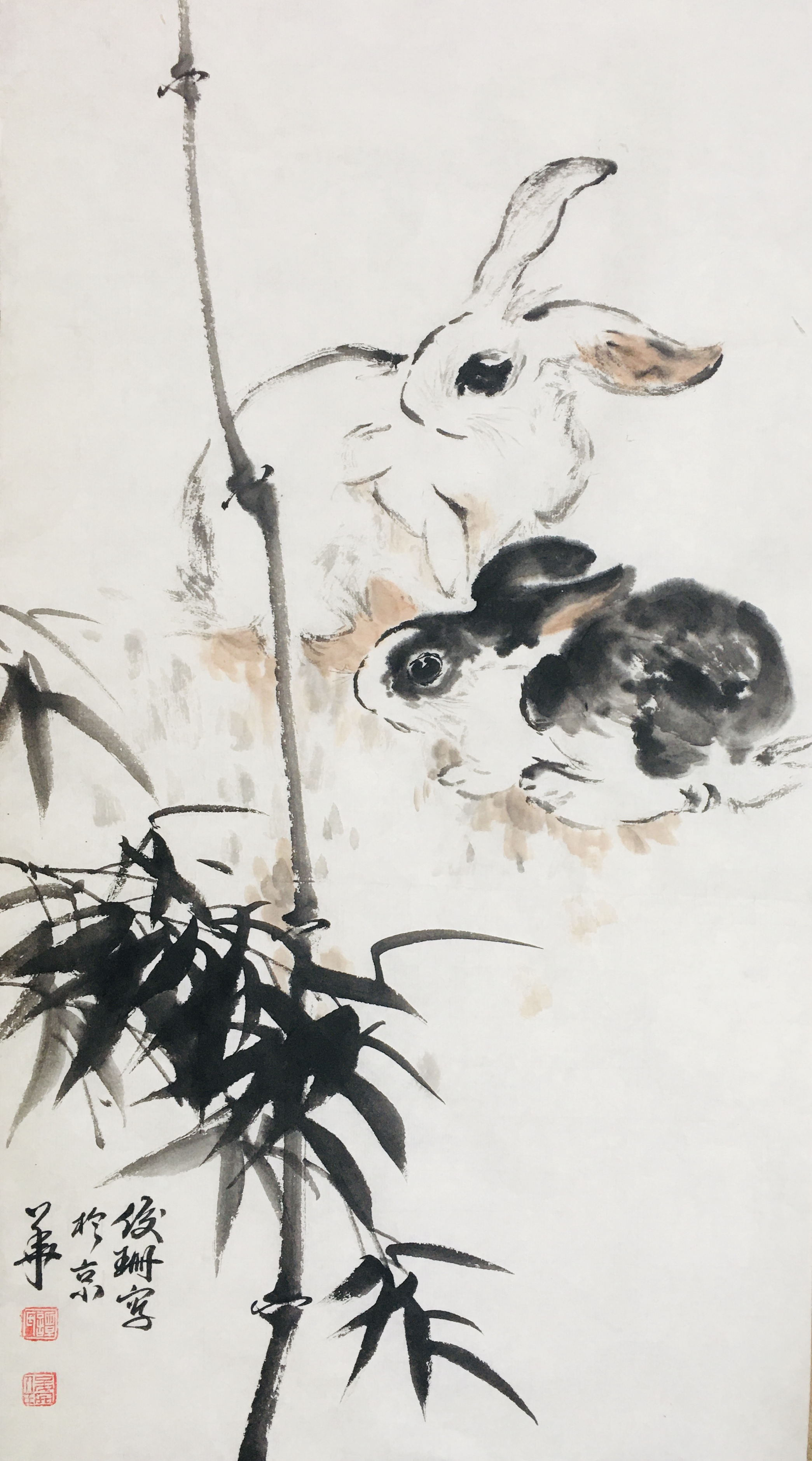 ">谭俊珊 祖籍湖北十堰,职业画家,齐白石再传弟子,中国书画家协会会员