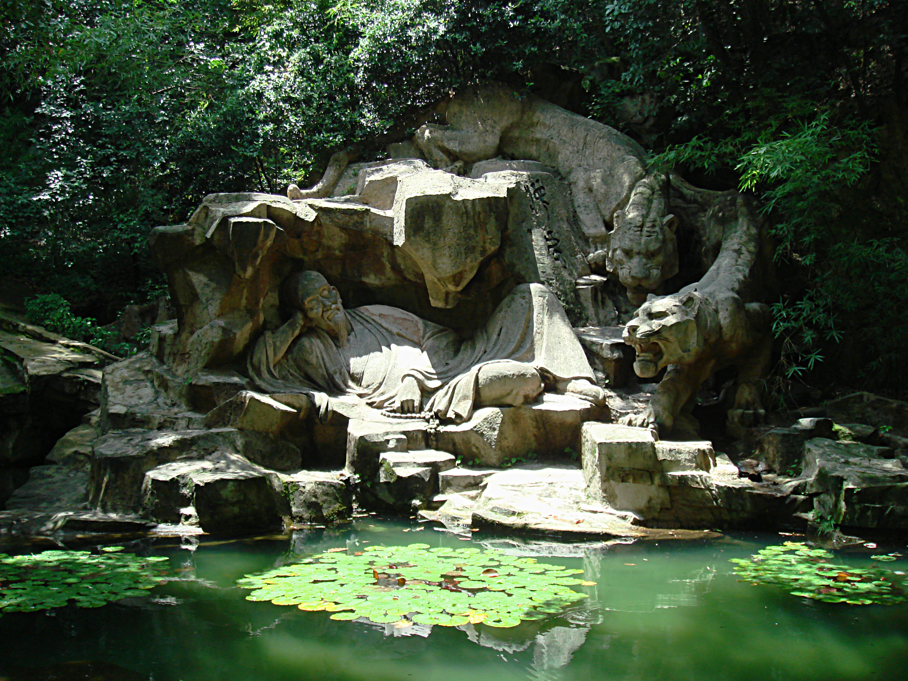  p>虎跑泉景观是为西湖诸泉之首位于杭州西南大慈山白鹤峰下慧禅寺侧