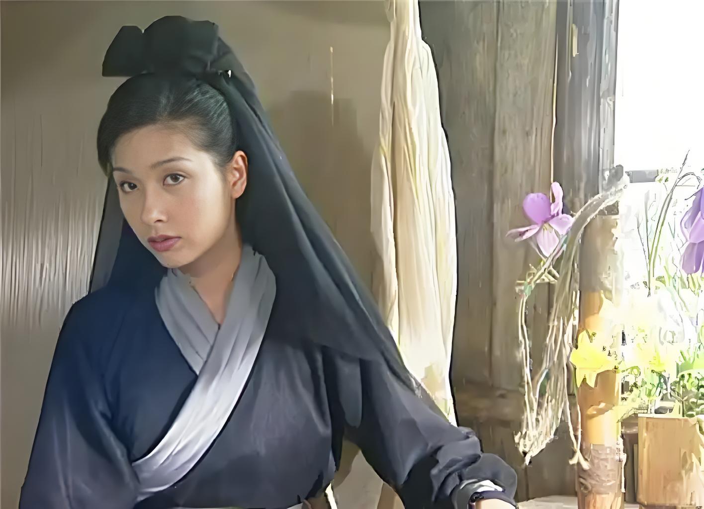 白羽彤,女,2002年电视剧《大醉侠》中的人物