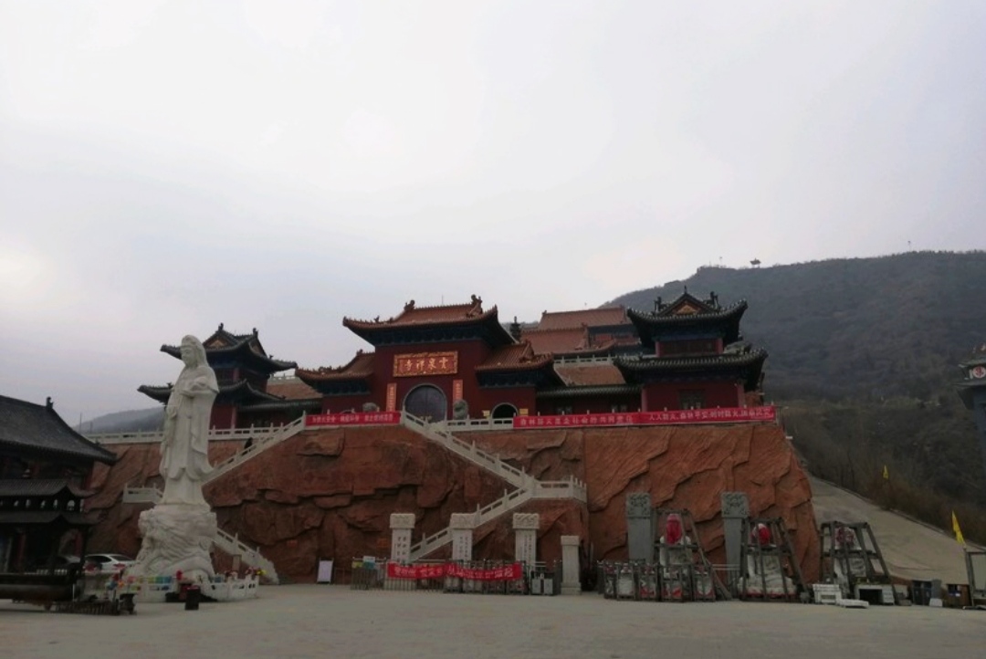 >赐儿山云泉寺位于 a target="_blank" href="/item/张家口市/182381"