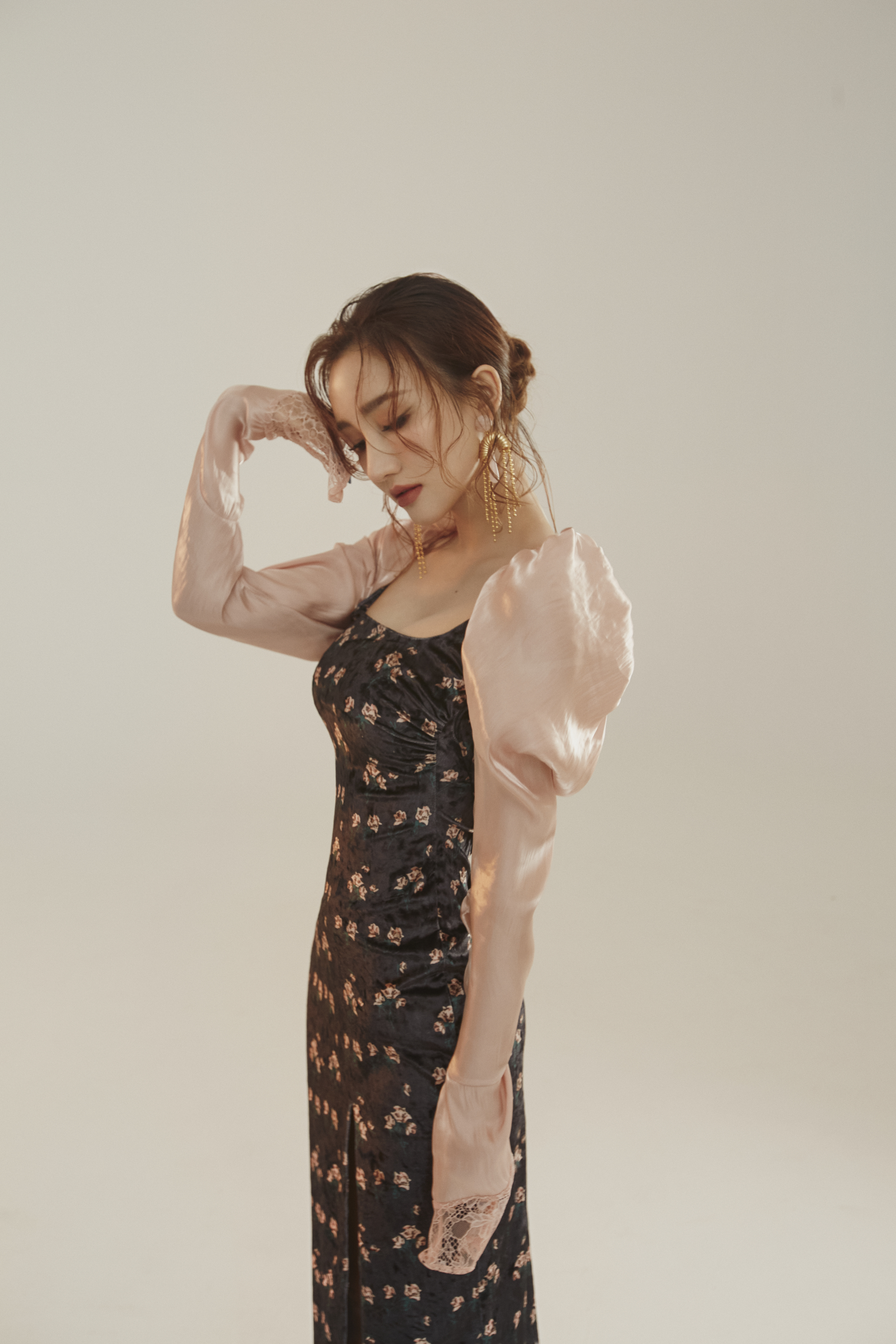  p>楼佳悦,1993年9月19日出生于浙江省杭州市,毕业于 a target="