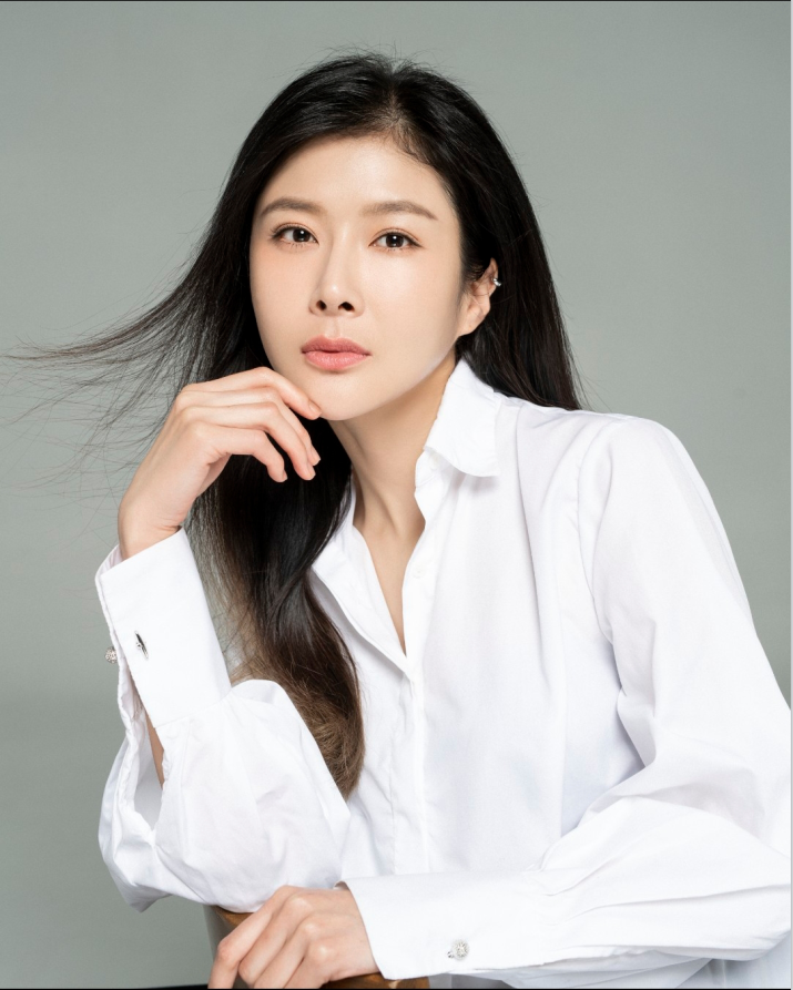 data-ctrid="tpd0nahw7hxm">李怡萱,新疆艺术剧院话剧团二级演员 