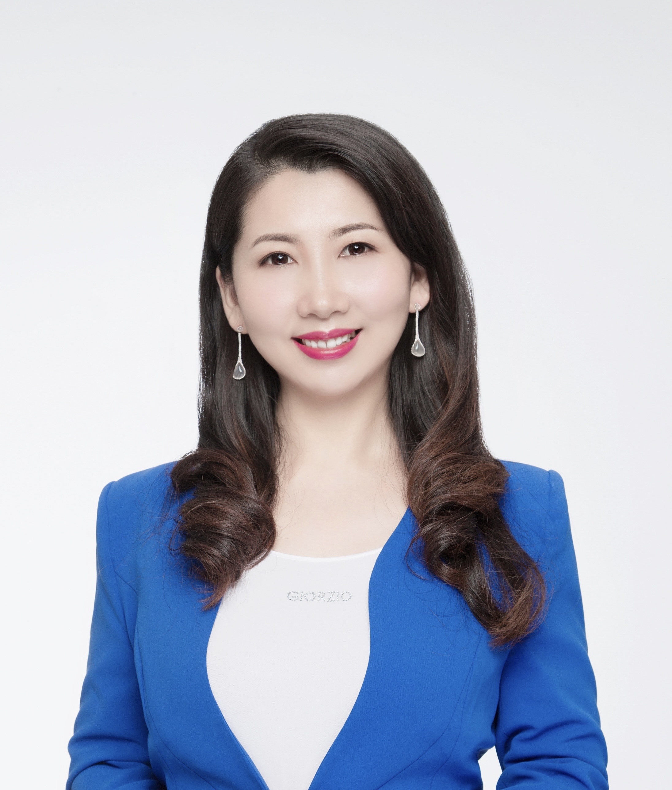  p>舒涵(shu han),女,留日海归.