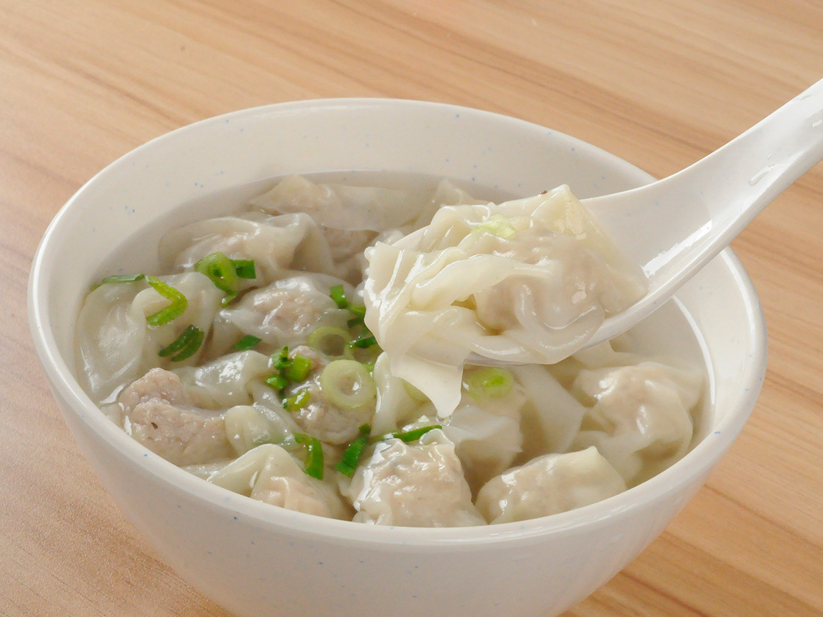  p>馄饨是一道中国美食,汉语拼音是hún tún 或者hún tun 轻声;粤语