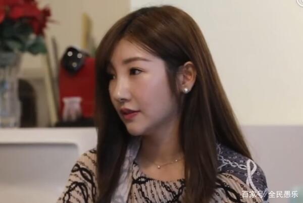 王希怡和刘谦结婚后首上节目，豪门千金如今却成了家庭主妇_百科TA说