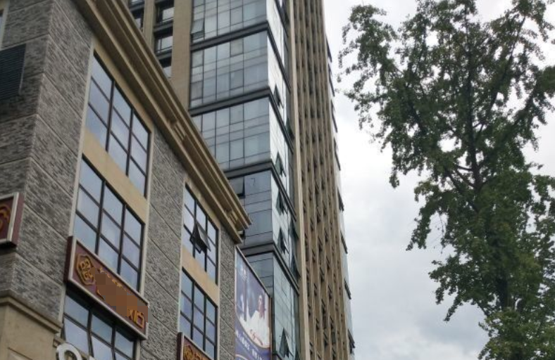  p>鎏嘉码头雲嵿公寓位于重庆市江北北滨路,由 a target="_blank"