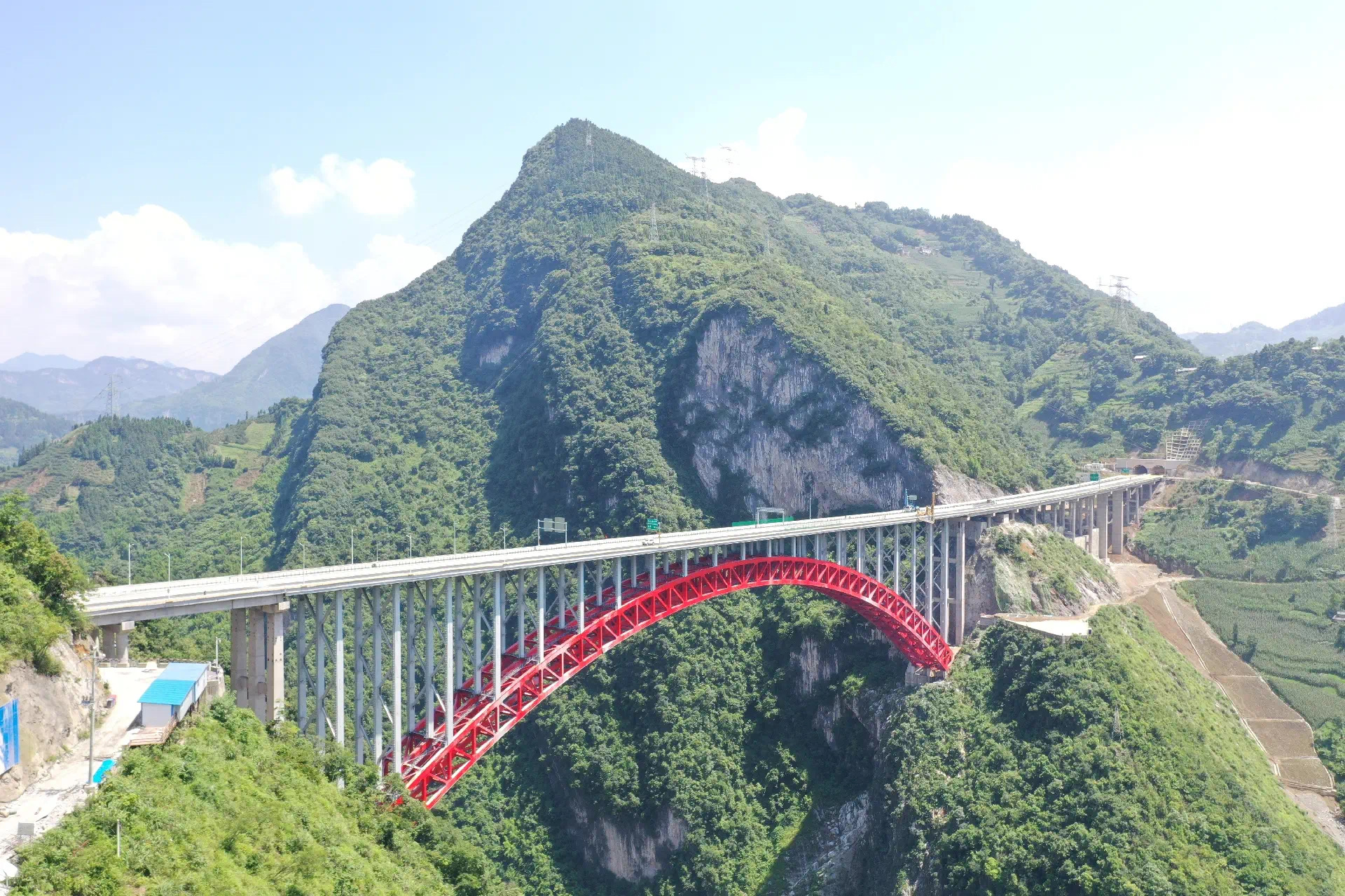  p data-id="gnblg9c4yh">宜宾至昭通高速公路(彝良至昭通段)为云南