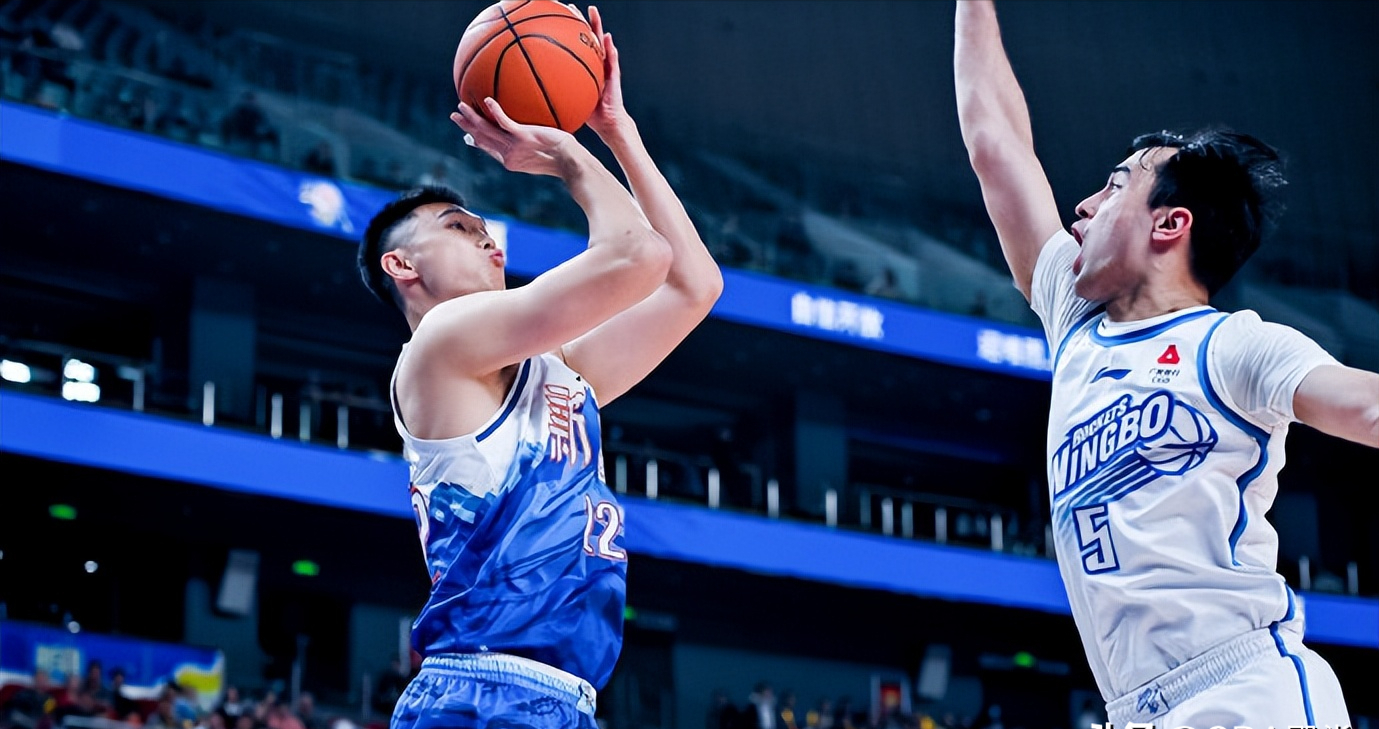 朱旭航,1993年12月24日出生于河南省洛阳市汝阳县,中国职业篮球运动员