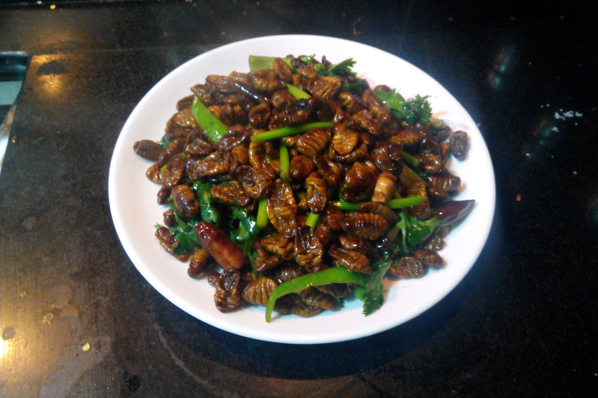 香菜炒蚕蛹