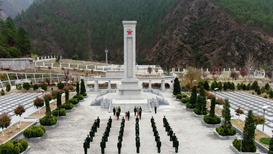  p>察隅县英雄坡纪念园位于西藏自治区林芝市察隅县城东北郊. /p>