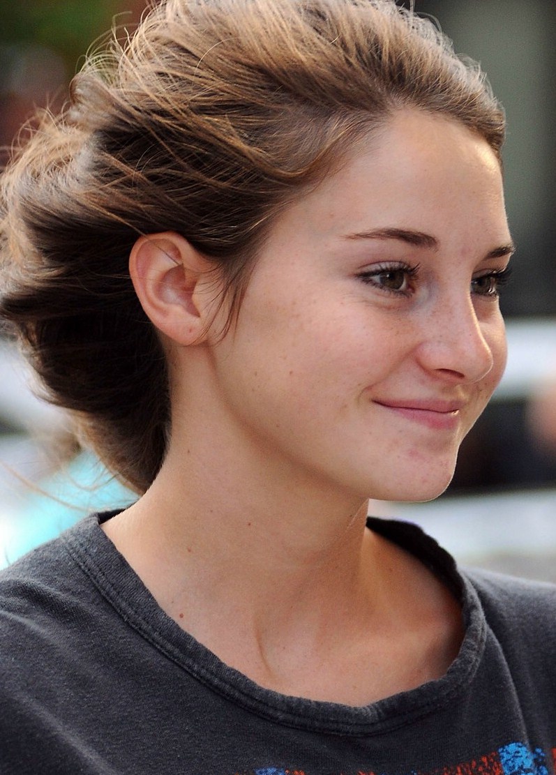  p>谢琳·伍德蕾(shailene woodley),1991年11月15日出生于美国加利福