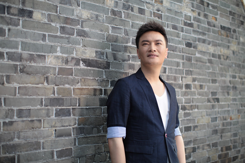  p>汤非, a target="_blank" href="/item/江苏">江苏 /a>扬州人,原