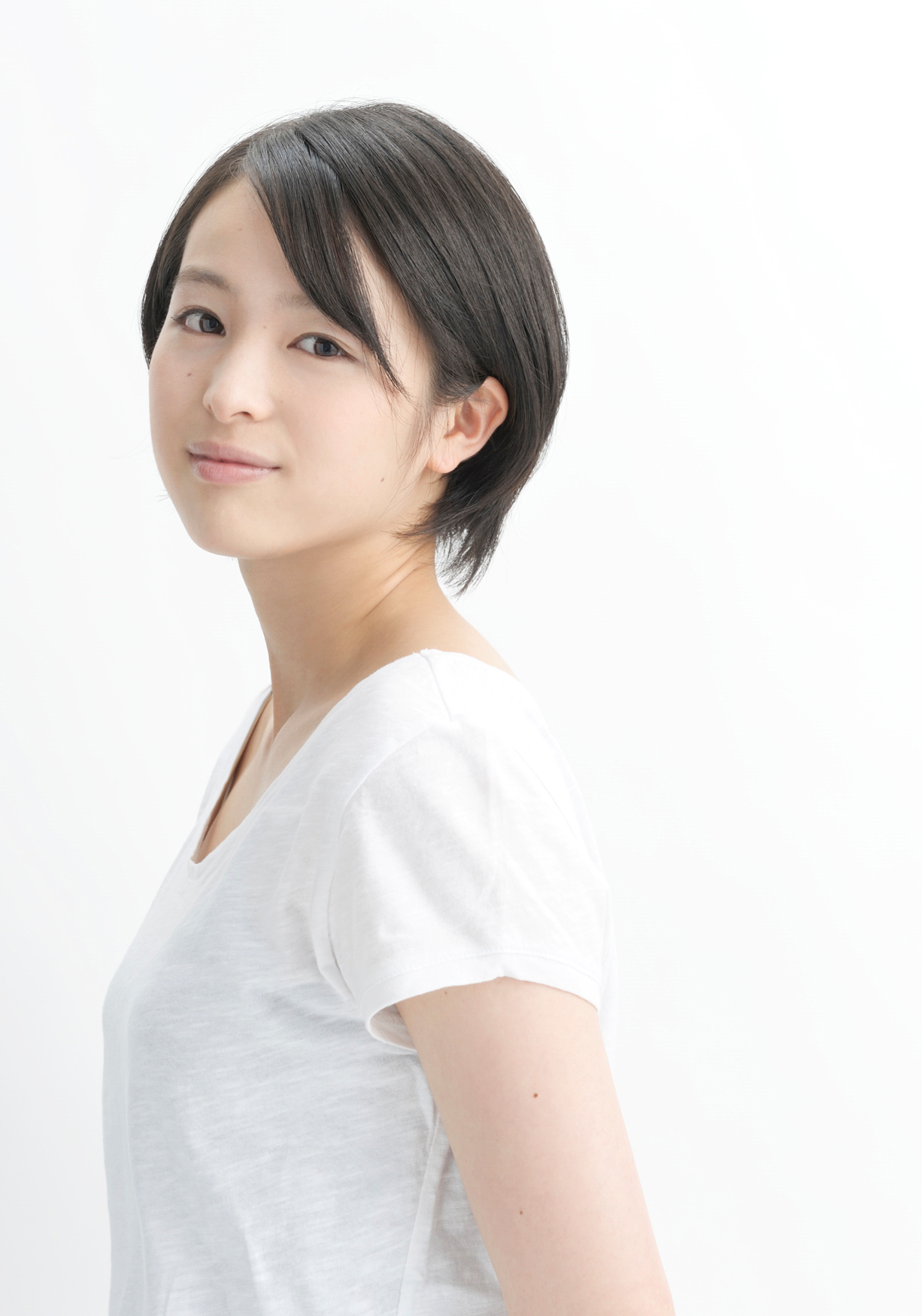  p>清野菜名 i>(nana seino) /i>,1994年10月14日出生于日本爱知县稻