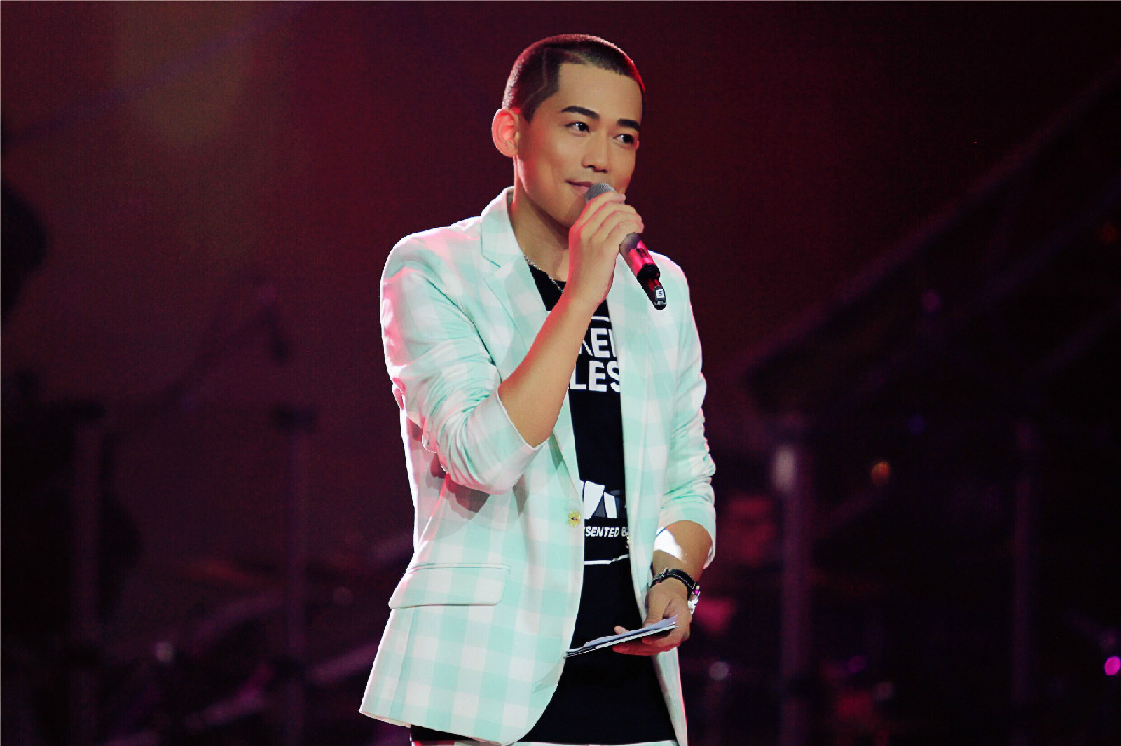 su /i>),1984年3月5日出生于陕西西安,中国内地嘻哈蓝调创作型男歌手