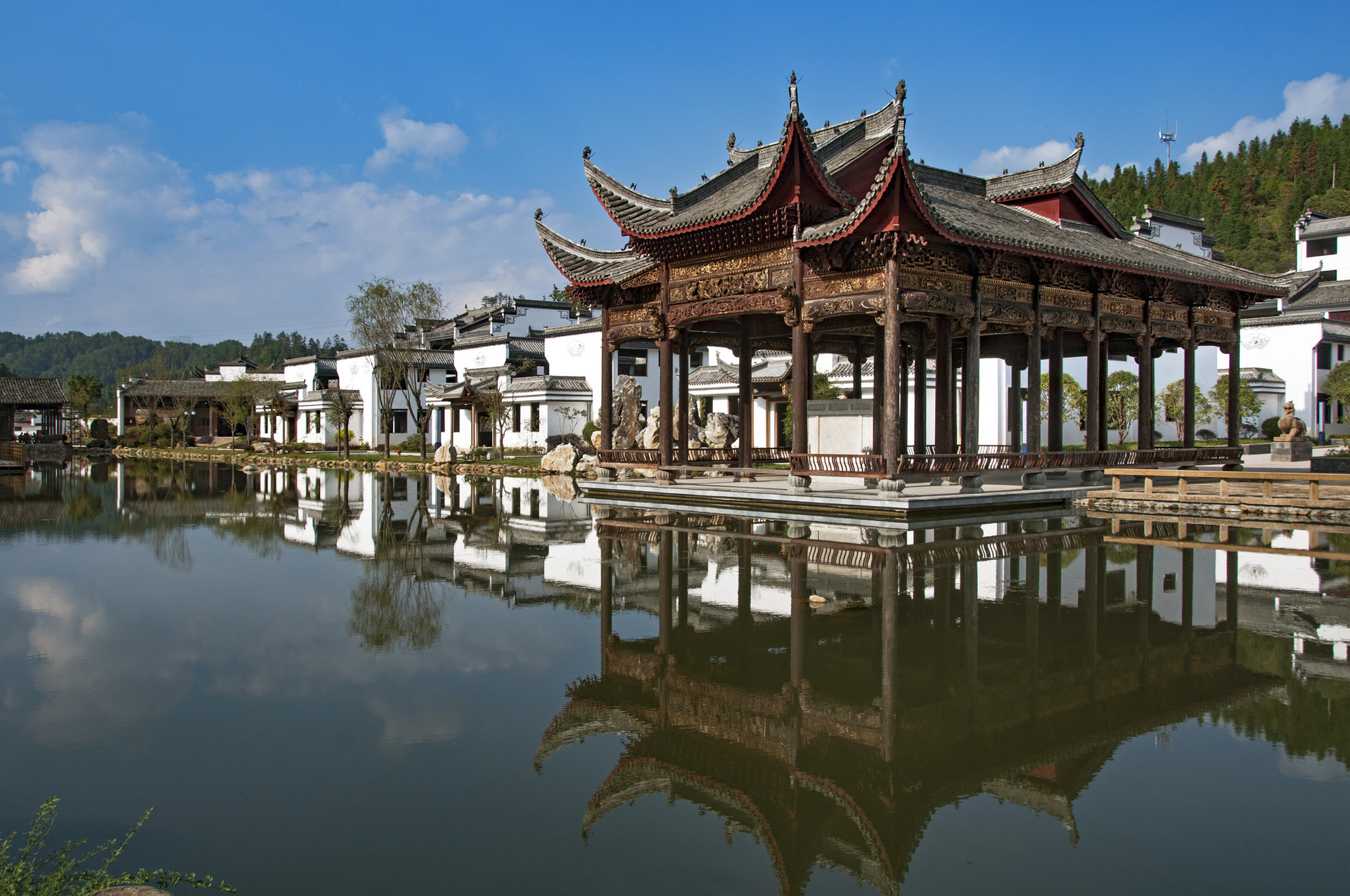  p>明清园坐落于福建省泰宁县世界自然遗产地,是以传承和保护明清时期