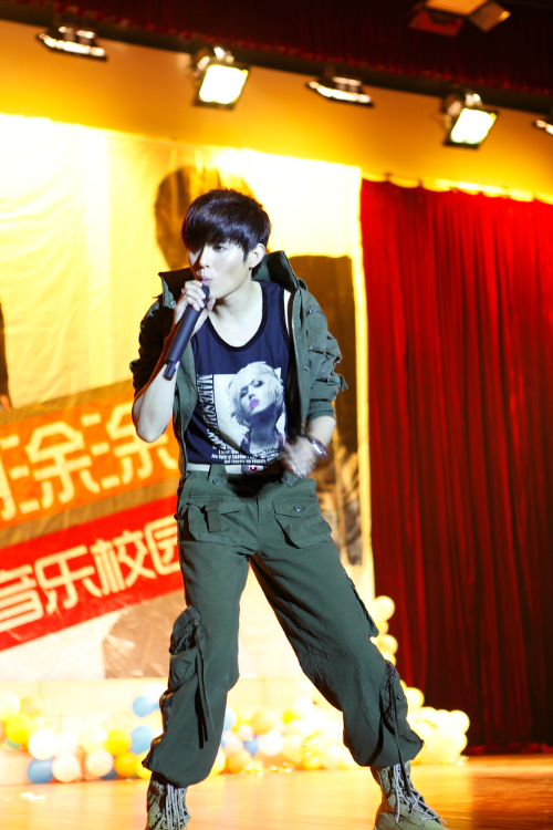  p data-id="gnyubgxnjx">胡晓,80后主持人,演员,全能唱作音乐人.