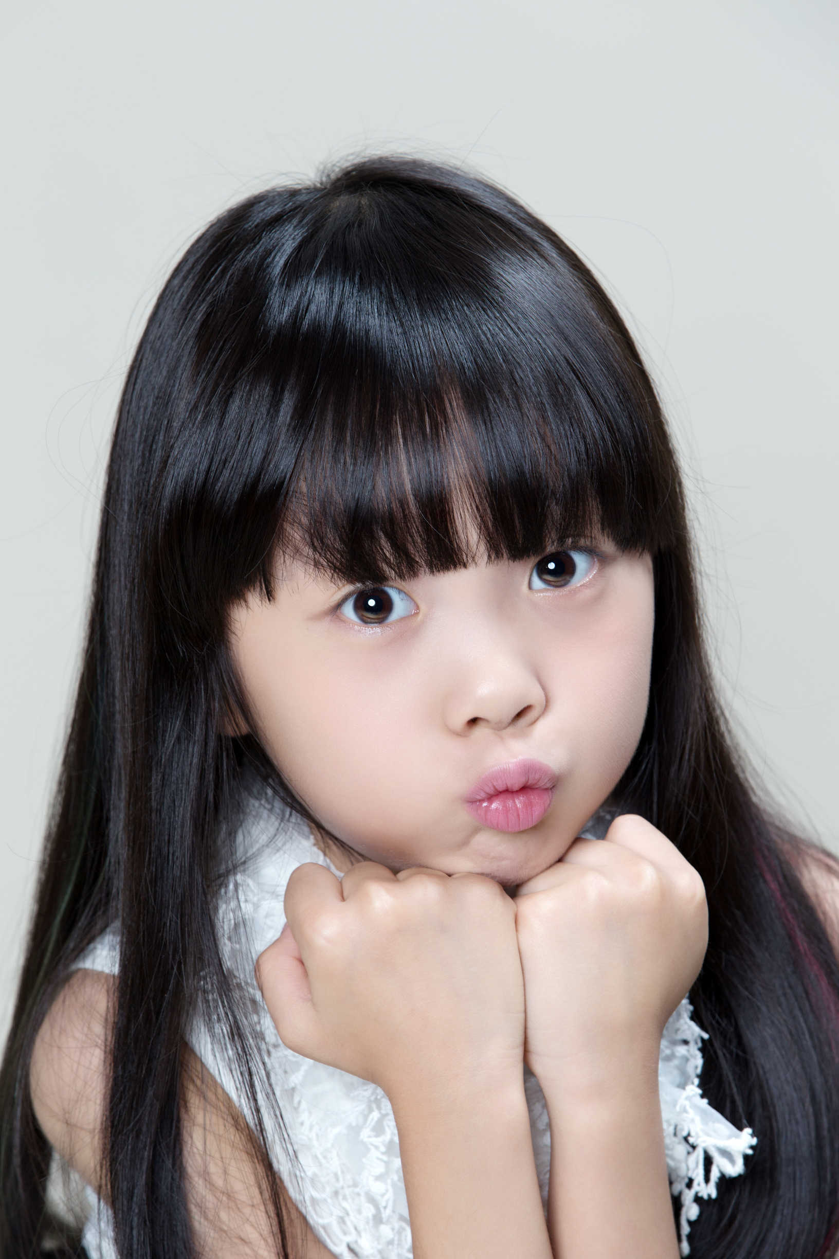  p>李依宸,2011年2月21日出生于陕西省西安市,中国女演员,模特.