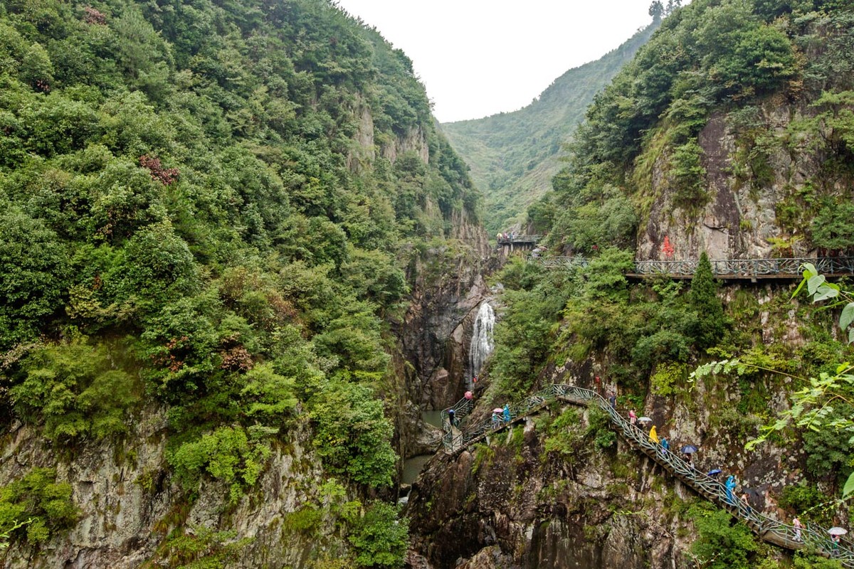  p data-id="gnx335yk8g">舞龙峡景区现为国家aaaa级景区,位于省级