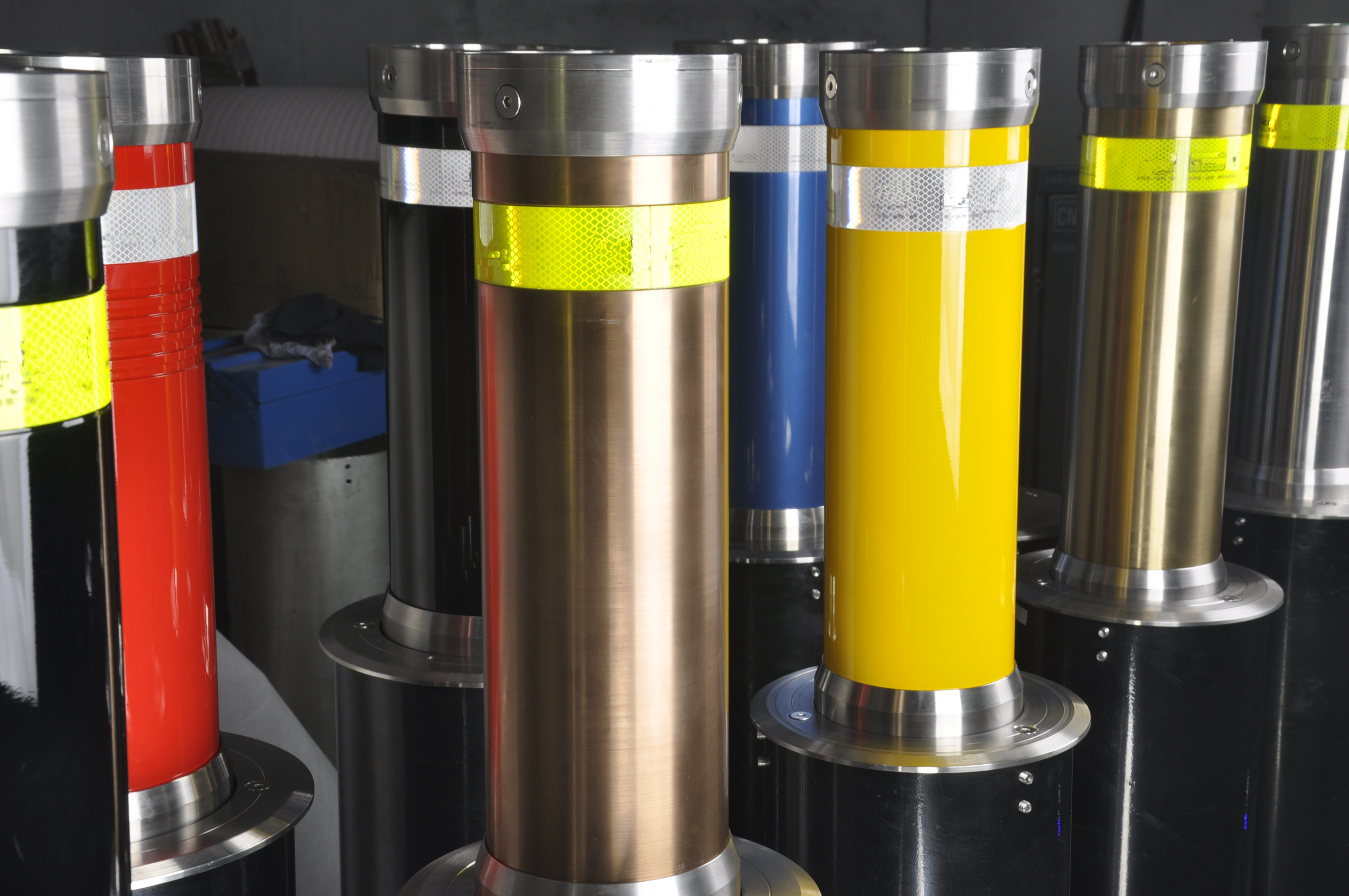 data-id="gnwjyo38gp">液压升降柱是一种以液压电机为动力单元的自动 