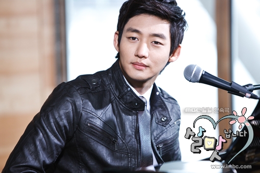  a target="_blank" href="/item/李泰成/4751895" data-lemma