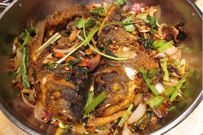 8863jp">剁椒干锅鱼头是一道由鱼头为主要材料做成的菜品,属于家常菜