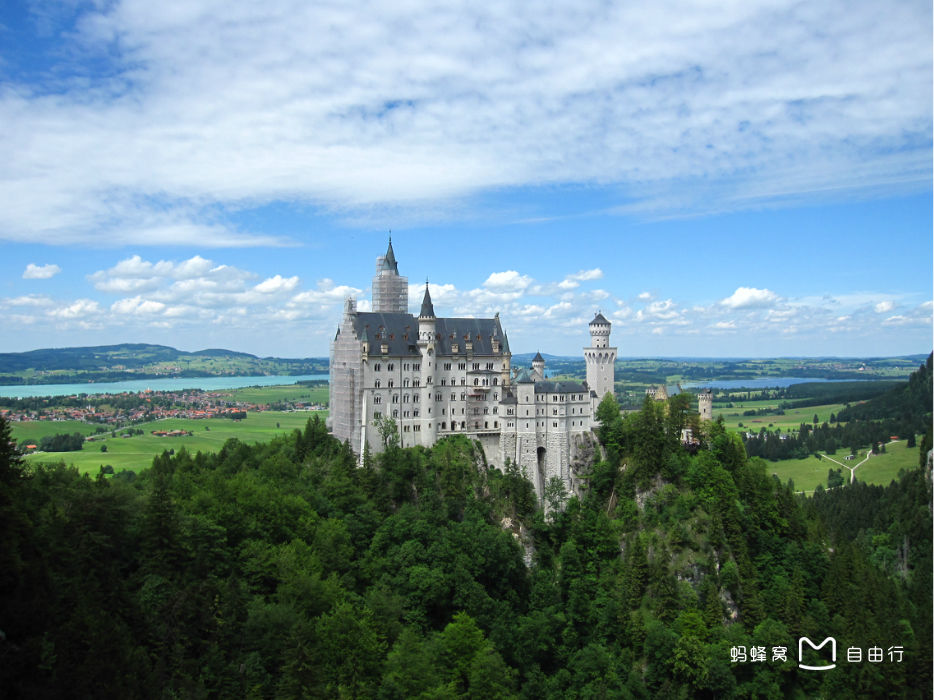 新天鹅石城堡,始建于1868年夏天,位于德国 a target="_blank" href="