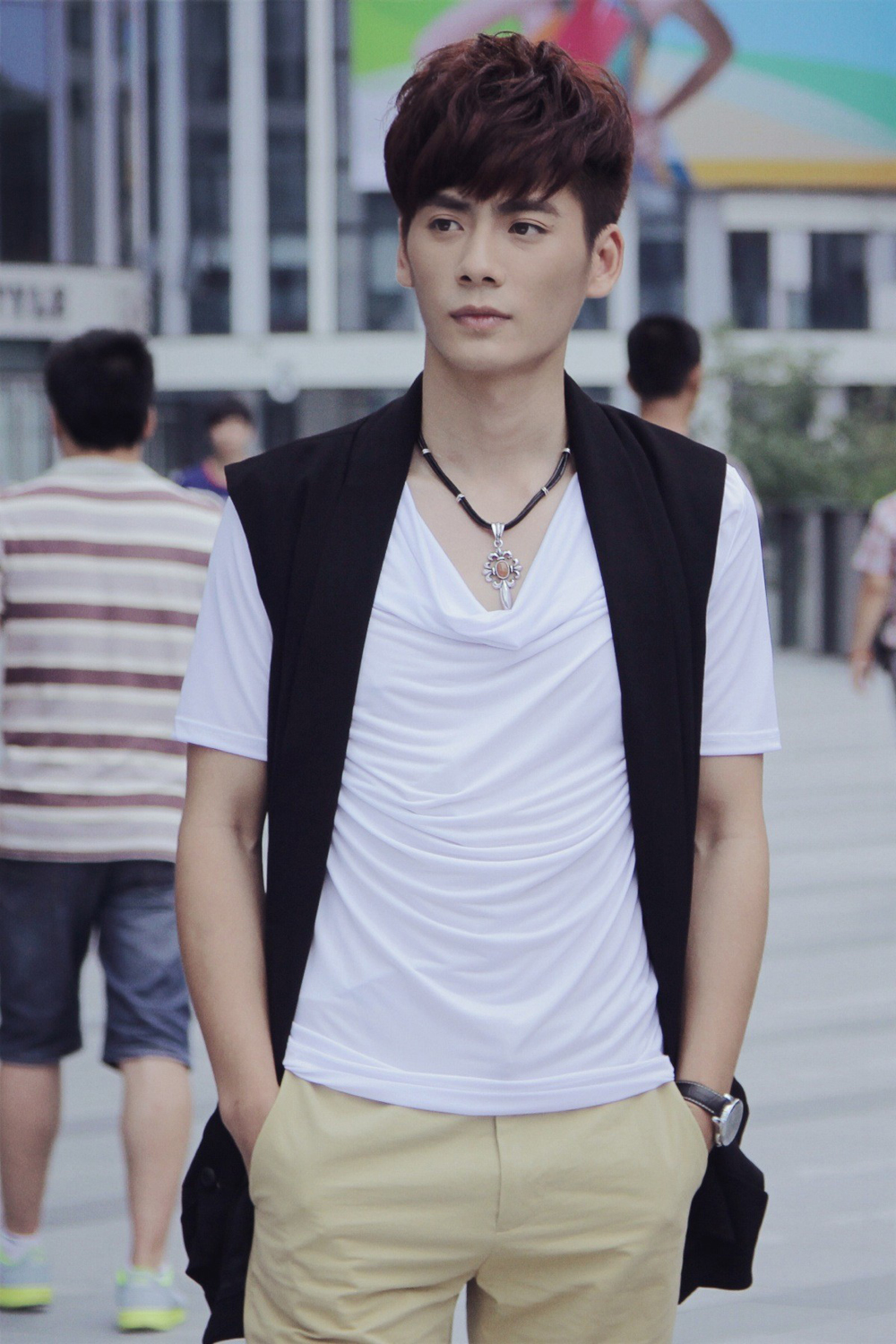 03y4zuxn">王子睿,1987年8月29日出生于湖南省长沙市,中国内地男演员