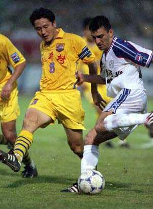  p>马明宇,男,1970年2月4日出生于重庆,中国足球运动员,是甲a a