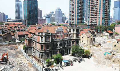  p>大中里始建于1925年的"大中里"曾经是上海市内保存最完整,规模最大