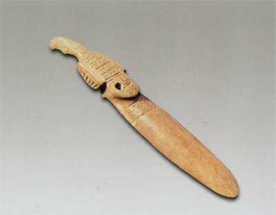 圆雕鸟形象牙匕